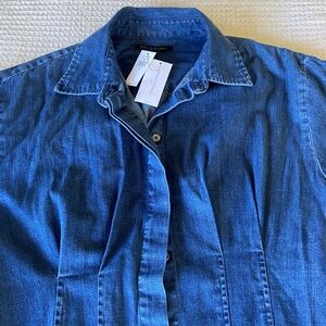 Banana republic denim blouse size M NEW